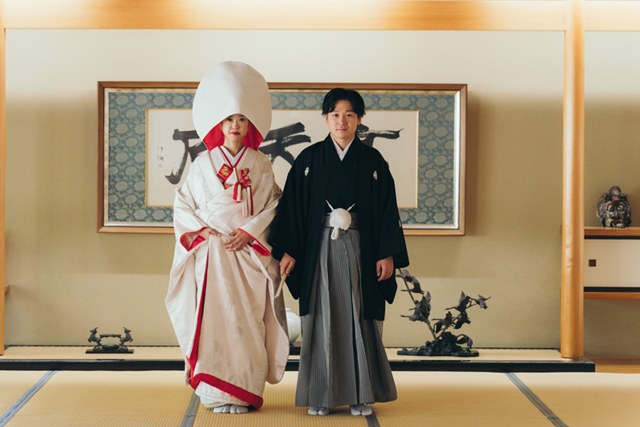 「神前挙式」×「パーティー」で
内容豊富な神社挙式特別PLANを
なんと 275000円 でご提供します

